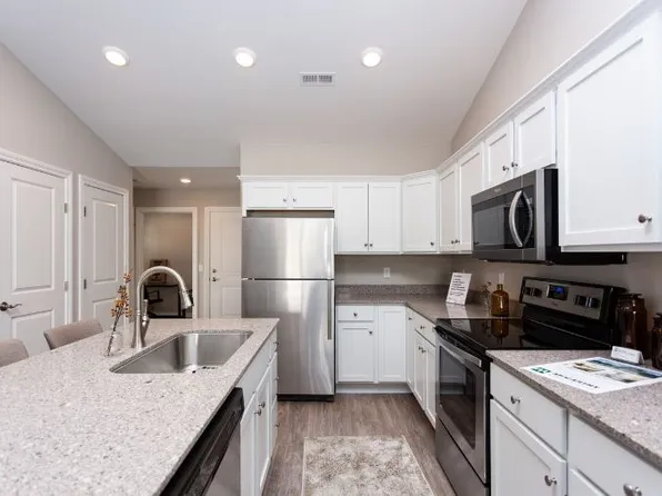 Brookfield Place, 27661 Simmons Rd, Rossford, OH 43460