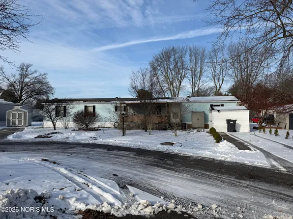 76 W Foxrun St, Holland, OH 43528