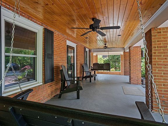 3rd image of 504 Spartanburg Rd