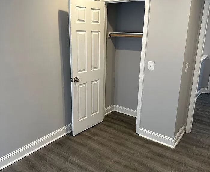 2400 Shirley Ave — Photo 4
