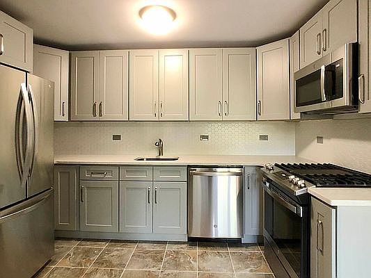 4th image of 560 19th St APT 3A