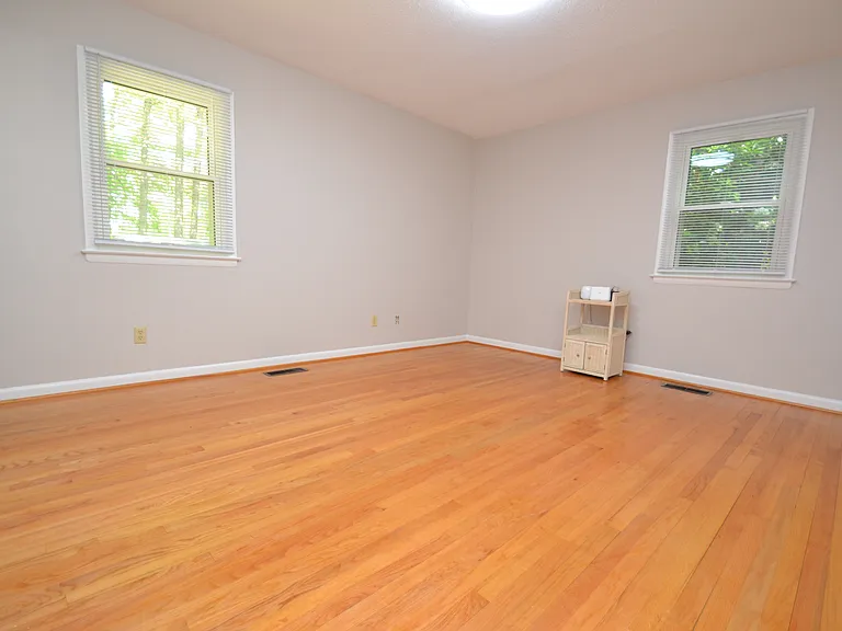 806 Kingswood Dr — Photo 30