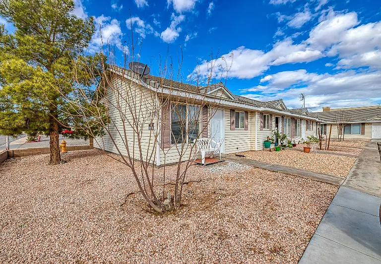220 N Jones Moapa #7 — Photo 1