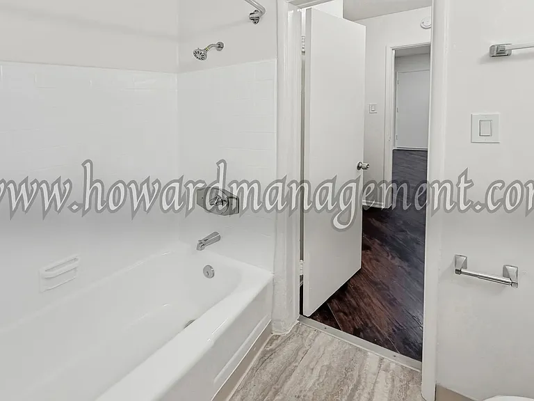 3717 Los Feliz — Photo 8