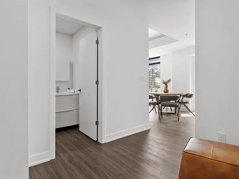 1354 Carling Ave — Photo 20