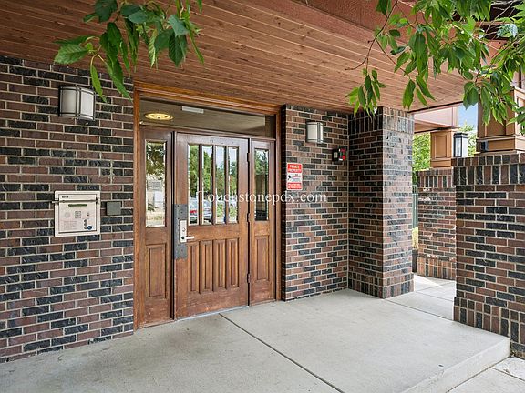 4th image of 400 NE 100th Ave APT 109
