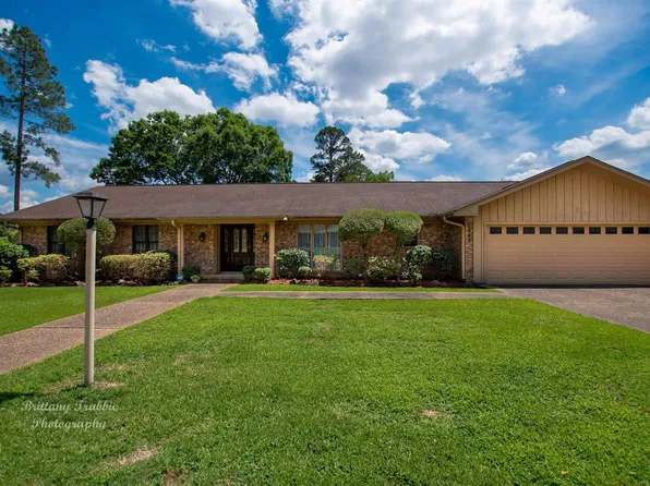 2203 W Elm St, El Dorado, AR 71730