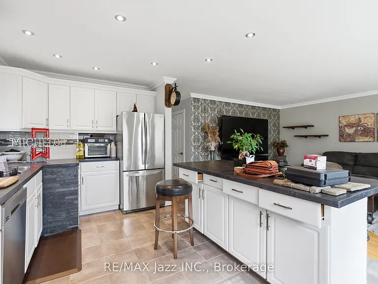 1235 Somerville St #UPPER FLOOR — Photo 6