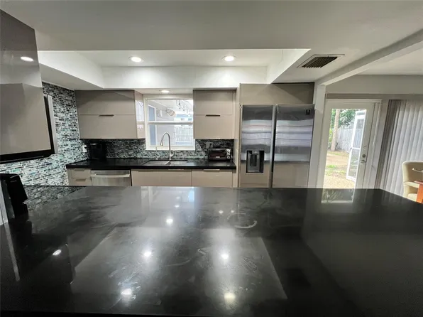 1410 NE 56th Ct, Oakland Park, FL 33334