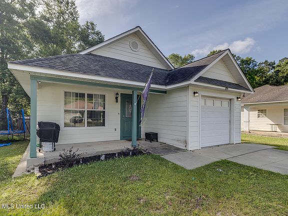 2nd image of 11604 Oaklane Dr