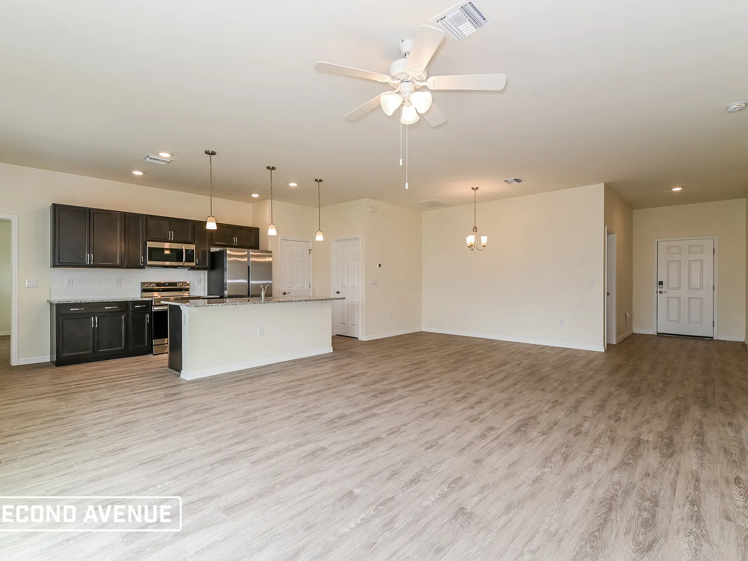 4 bed, 2.0 bath, 1760 sqft, $1,750 — Photo 3