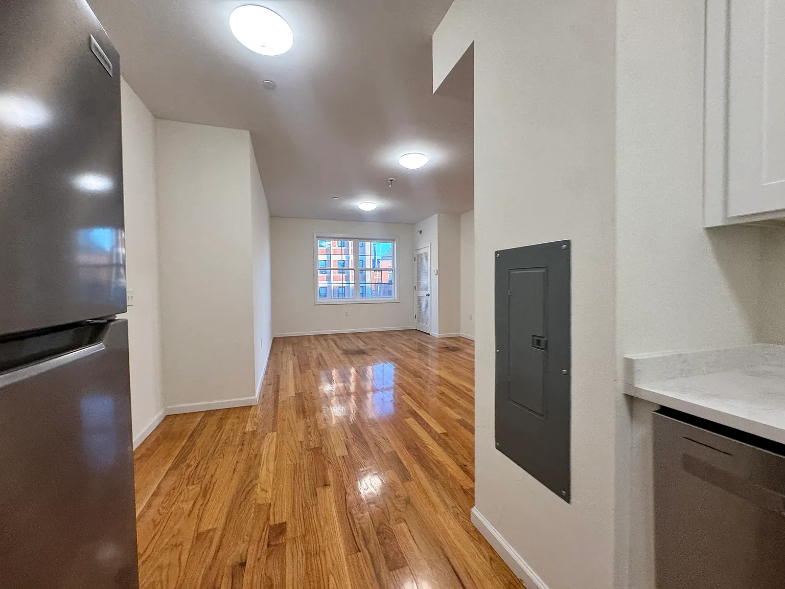 1269 Main St — Photo 2