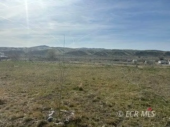 1415 Huntley St, Carlin, NV 89822