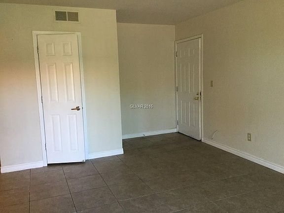 5th image of 4400 Sandy River Dr Unit 13