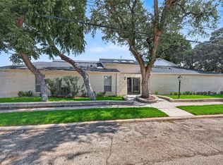 5218 Palmetto St, Bellaire, TX 77401