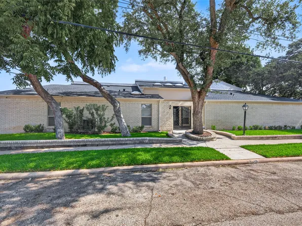 5218 Palmetto St, Bellaire, TX 77401