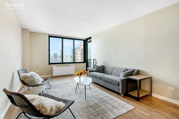 Rented by Sotheby's International Realty | media 2