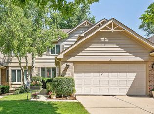 2220 Durand Dr, Downers Grove, IL 60515