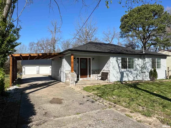 202 S Dixon Ave, Carbondale, IL 62901