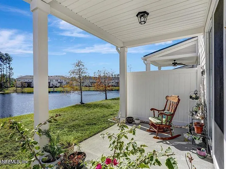 511 Richmond Dr — Photo 15