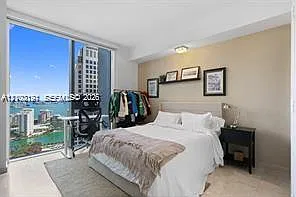 Reach Condo — Photo 4