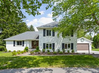 125 Governors Ln, Zionsville, IN 46077