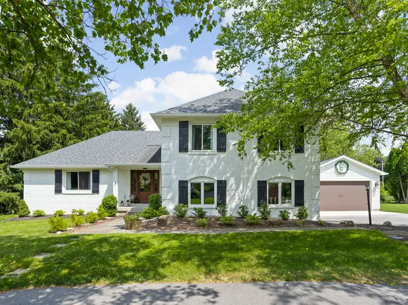 125 Governors Ln, Zionsville, IN 46077