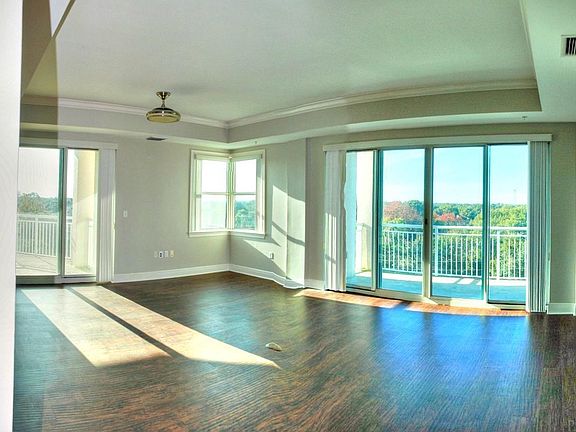 4th image of 1700 Scenic Hwy APT 503