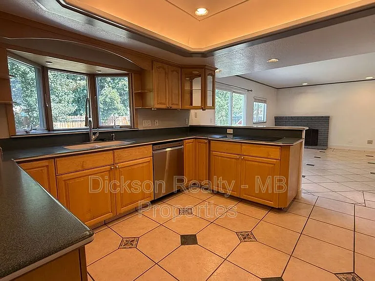 3970 Bolivar Ct #LEASE UP — Photo 5