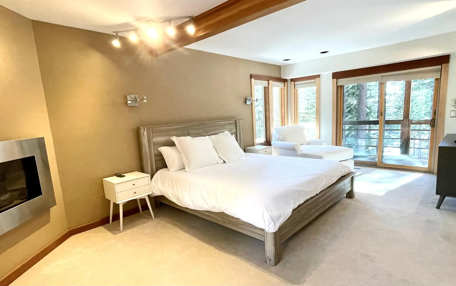 3 bed, 2241 sqft, $6,100 — Photo 4