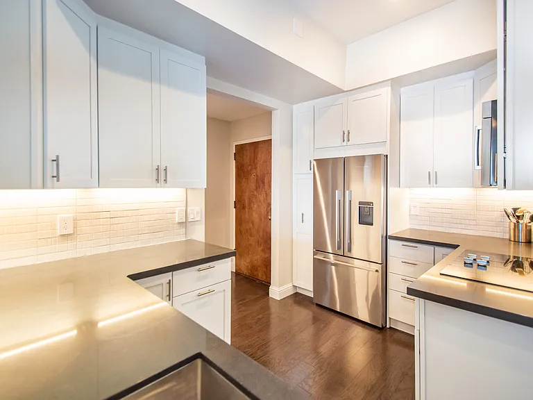 925 Corbett Ave #302 — Photo 5