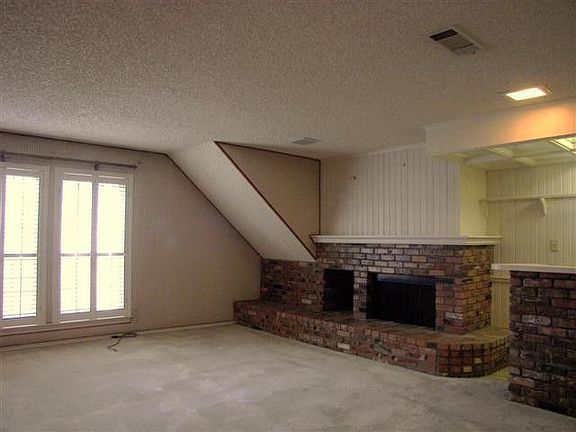 5th image of 1501 Palm Valley Dr