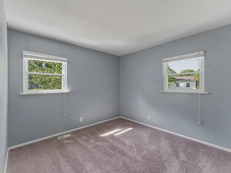 291 Hawthorne Rd — Photo 21