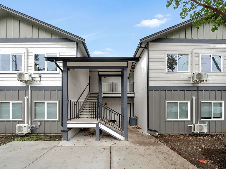 8702 Bridgeport Way SW — Photo 7