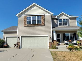 1720 SE Oxford Dr, Waukee, IA 50263