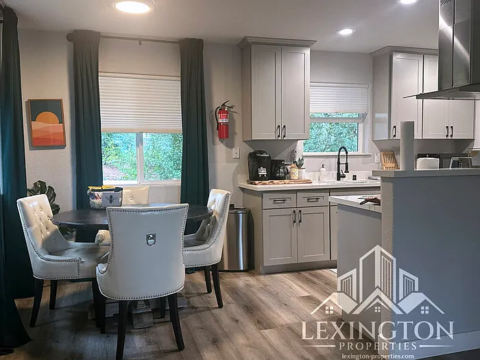 1840 Point View Dr #D — Photo 5