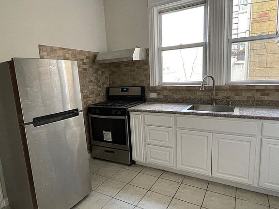 2nd image of 238 Clinton Ave Floor 1