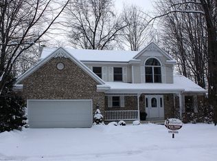 5018 Goldenwood Dr, Midland, MI