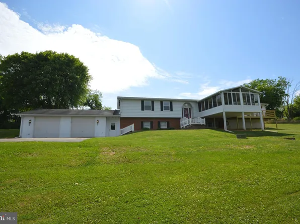 206 Fremont Rd, Nottingham, PA 19362