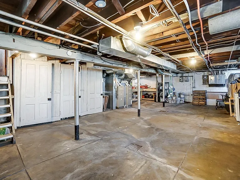 2251 Washington Ave #1 — Photo 20