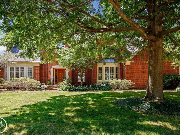 11 Lakeside Ct, Grosse Pointe, MI 48230