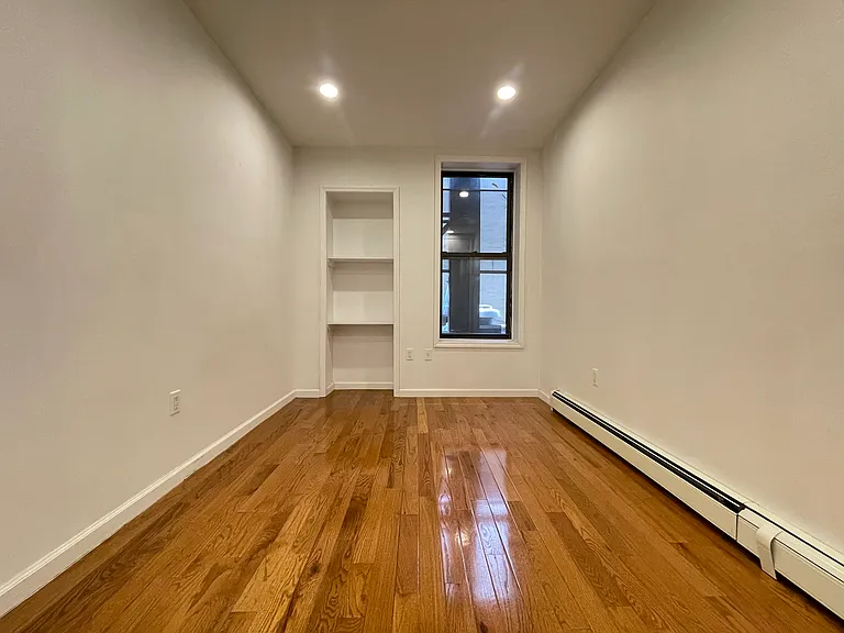 739 Franklin Ave #2 — Photo 8