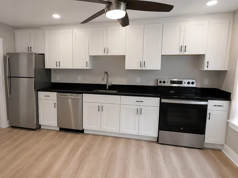 2 Mark St #1 — Photo 1