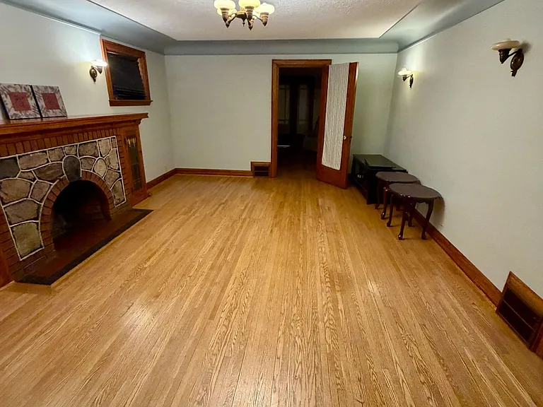 1001 Maitland St — Photo 40