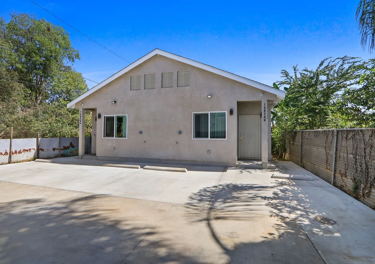 Carmenita Rd 10838 — Photo 2