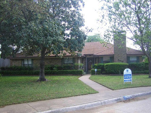 1st image of 2413 Pecan Dr
