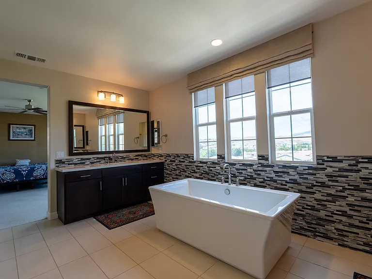 3881 Highpointe Ct — Photo 16