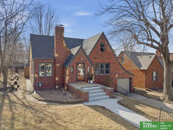 4677 Mayberry St, Omaha, NE 68106