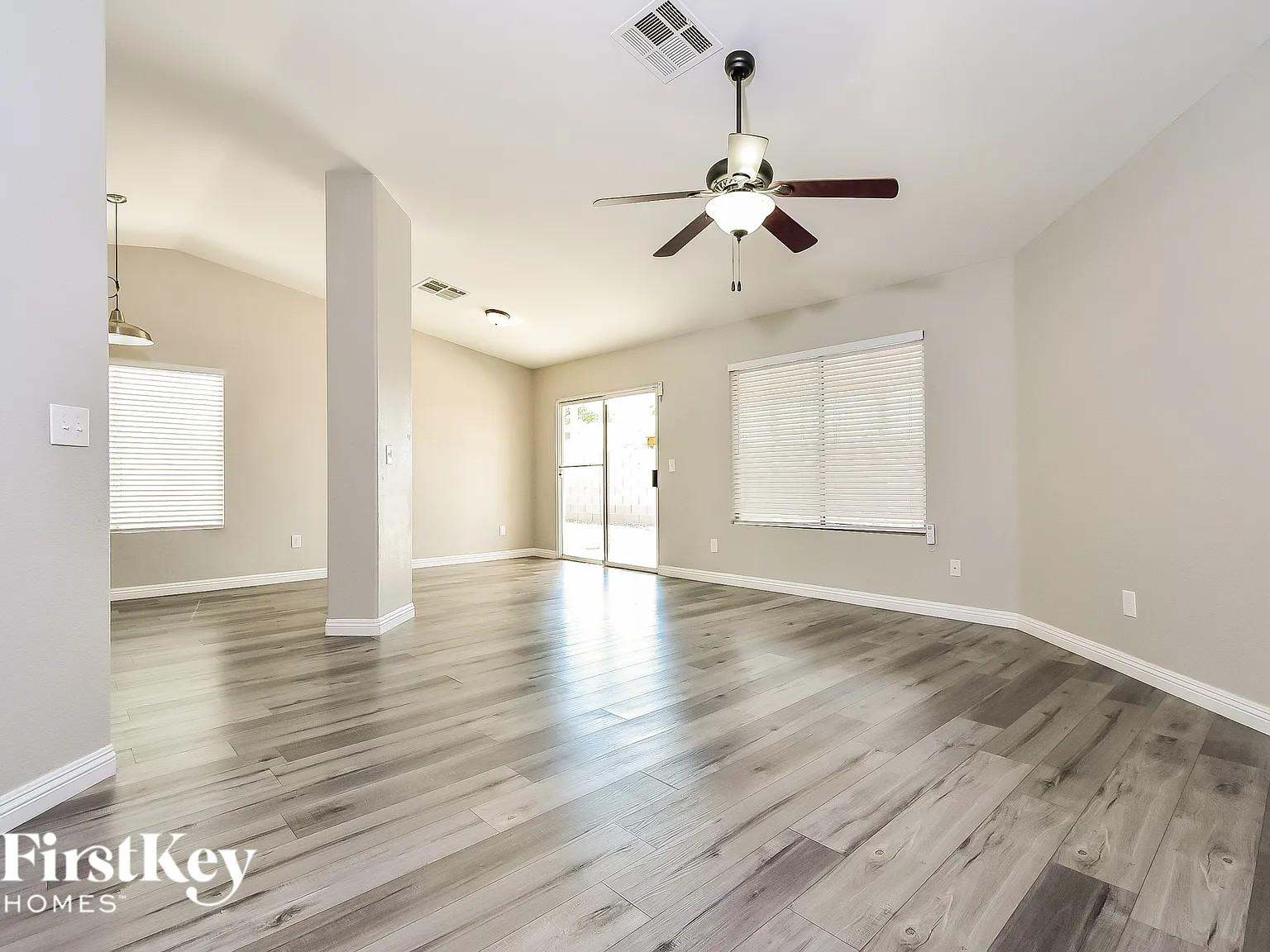 3 bed, 2.0 bath, 1311 sqft, $2,260 — Photo 3