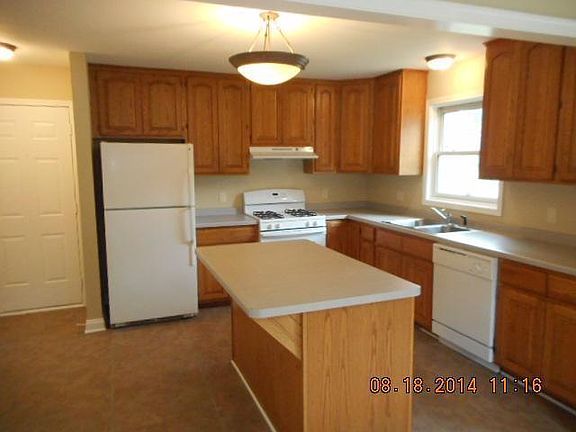 5th image of 818 Marshall Ave